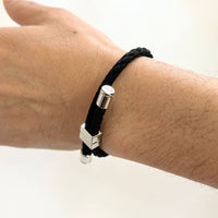 Neodymium 3600 Strap Lightweight Bracelet on wrist, magnetic golf bracelet, enhances sport performance and energy recovery for athletes.