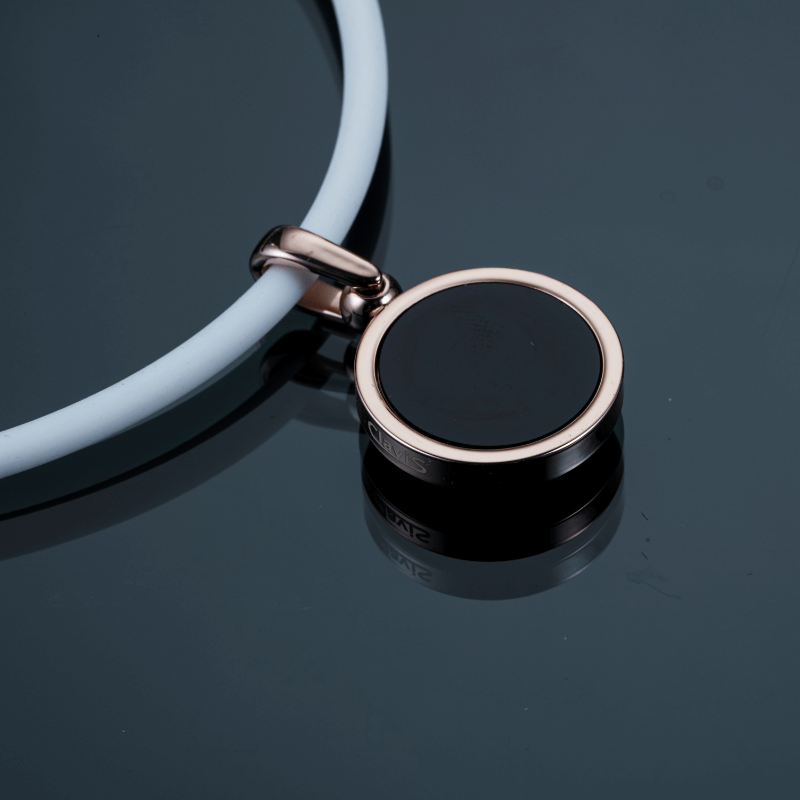 Hero High Power Gauss Magnetic Golf Necklace for Sport Performance and Energy Recovery by Clavis, Korean Wellness Design.