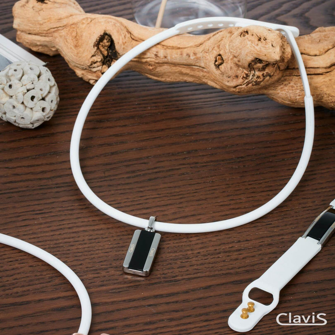 Hera High Power Gauss Magnetic Therapy Necklace in White Rose Gold, designed for golf recovery and sport performance by Clavis.
