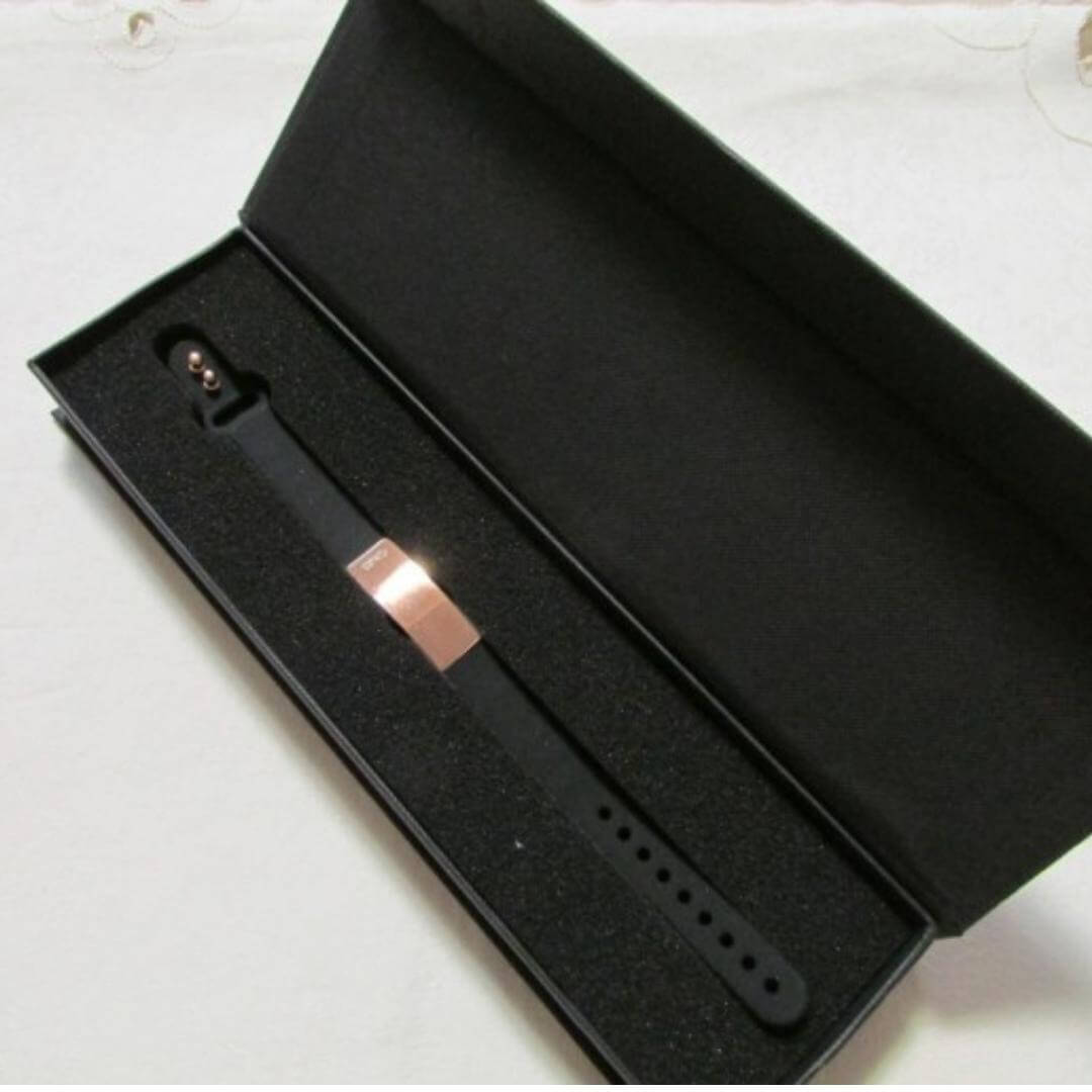 Tera High Power Gauss Magnetic Therapy Bracelet in black and rose gold, ideal for sport performance, golf recovery, and energy boost.